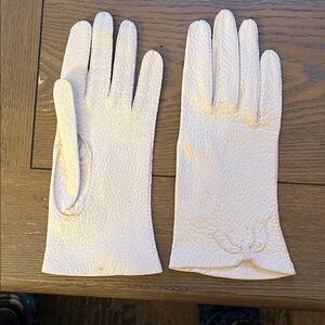 Vintage  White Leather Gloves Sz 7-1/2